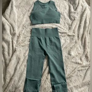 Amazon QQQ Workout Set